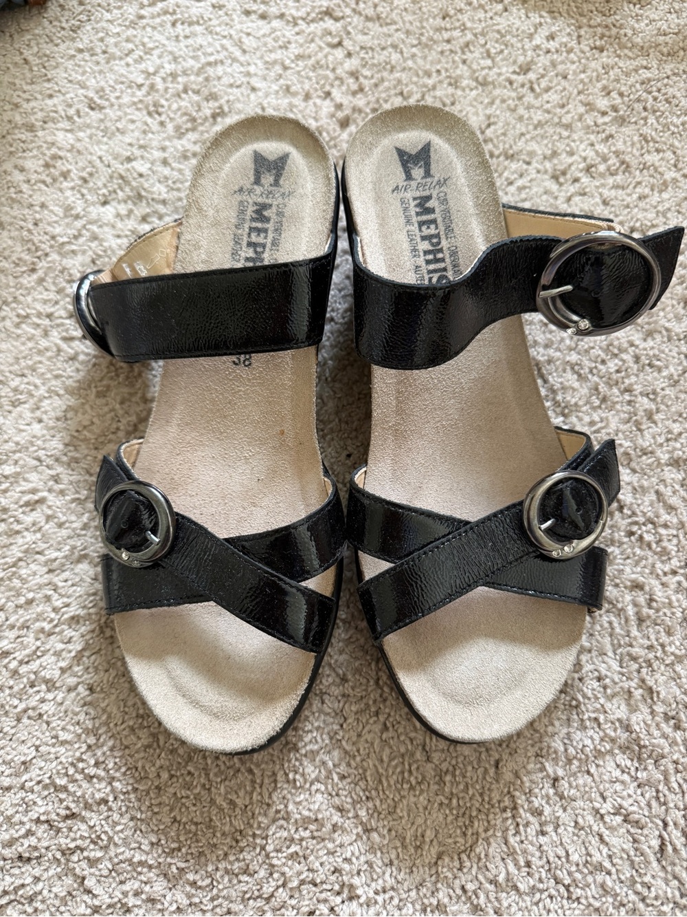 NWT Mephisto Buckle Wedge Sandals